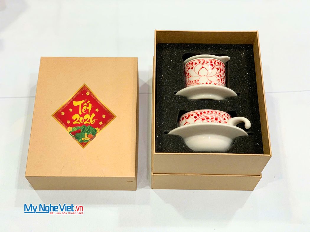 Bộ quà tặng phin cà phê gốm thấp vẽ sen đỏ và hộp quà tặng cao cấp CBCFVH014
