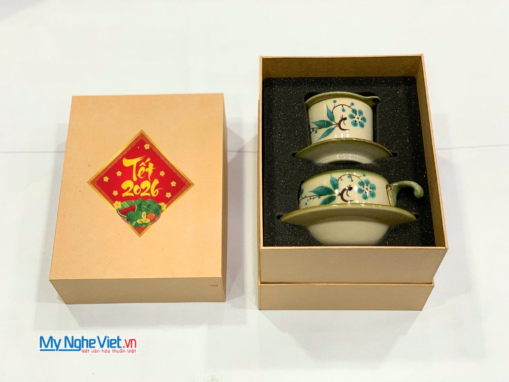 Bộ Quà Tặng Phin Cà Phê Gốm Vẽ Đào Xanh Thấp và Hộp Quà Tặng Cao Cấp CBMNV-CFV001-2