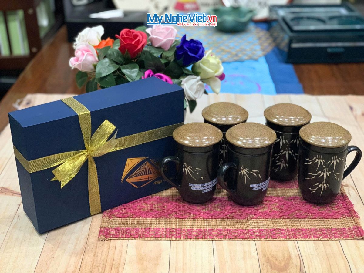 Ly lọc trà gốm Bát Tràng màu nâu logo FUJI CAC