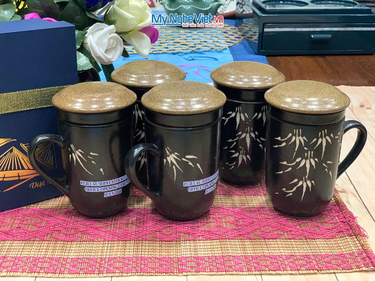 Ly lọc trà gốm Bát Tràng màu nâu logo FUJI CAC